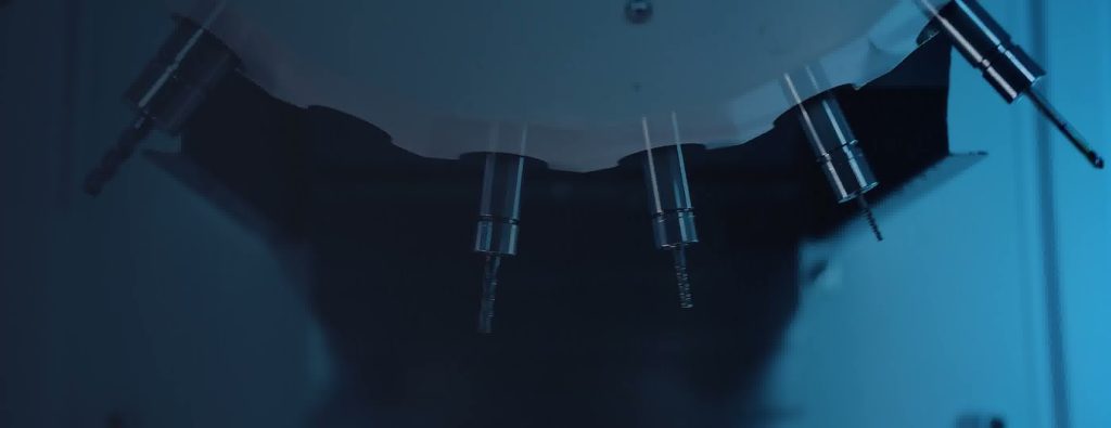 Trang chủ Banner giới thiệu dịch vụ CNC Cơ Khí Quốc Huy