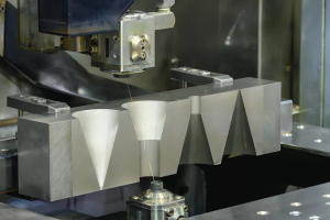 Tin tức & Sự kiện Gia Công EDM & Cắt Dây: Giải Pháp Hoàn Hảo Cho Các Chi Tiết Phức Tạp